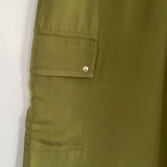 Micheal Kors - Cargo Pants Size: Large           Color: Smoky Olive - Picture 4 of 8